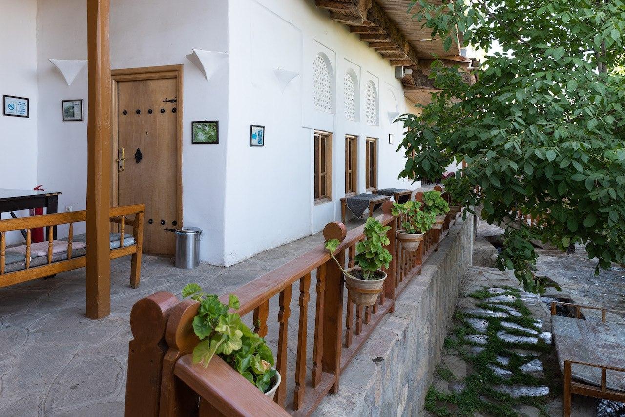 هتل سنتی خانه گل در شهمیرزاد