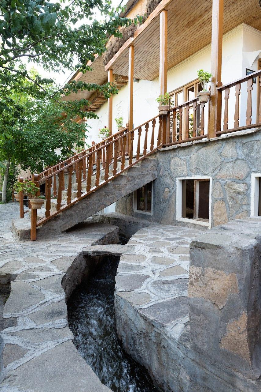 هتل سنتی خانه گل در شهمیرزاد