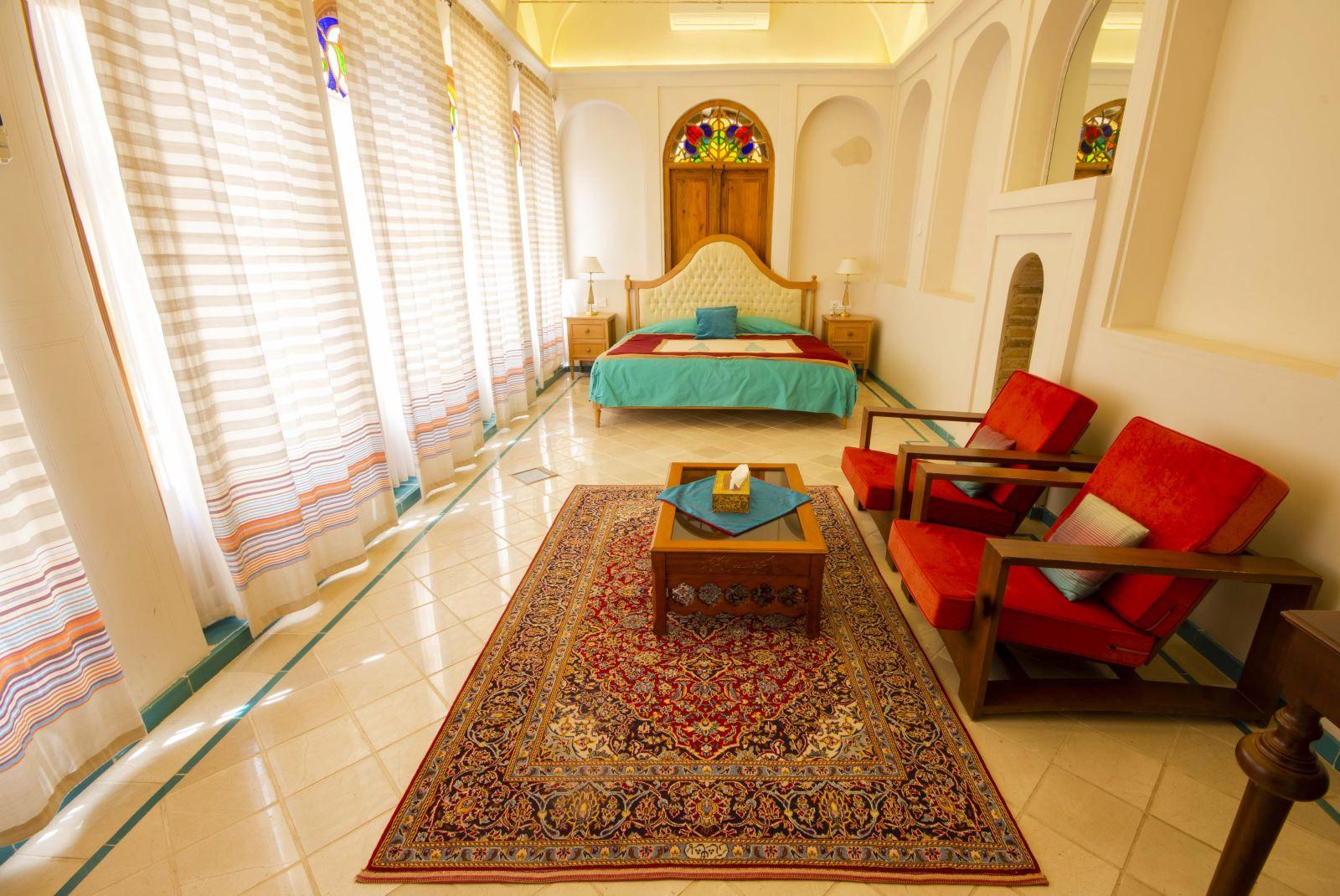 هتل سنتی سرای عامری ها در کاشان