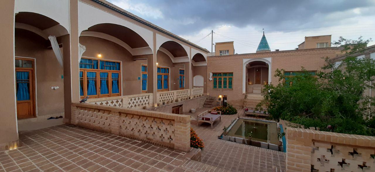 بوم گردی سرای آقا محمد کاشان