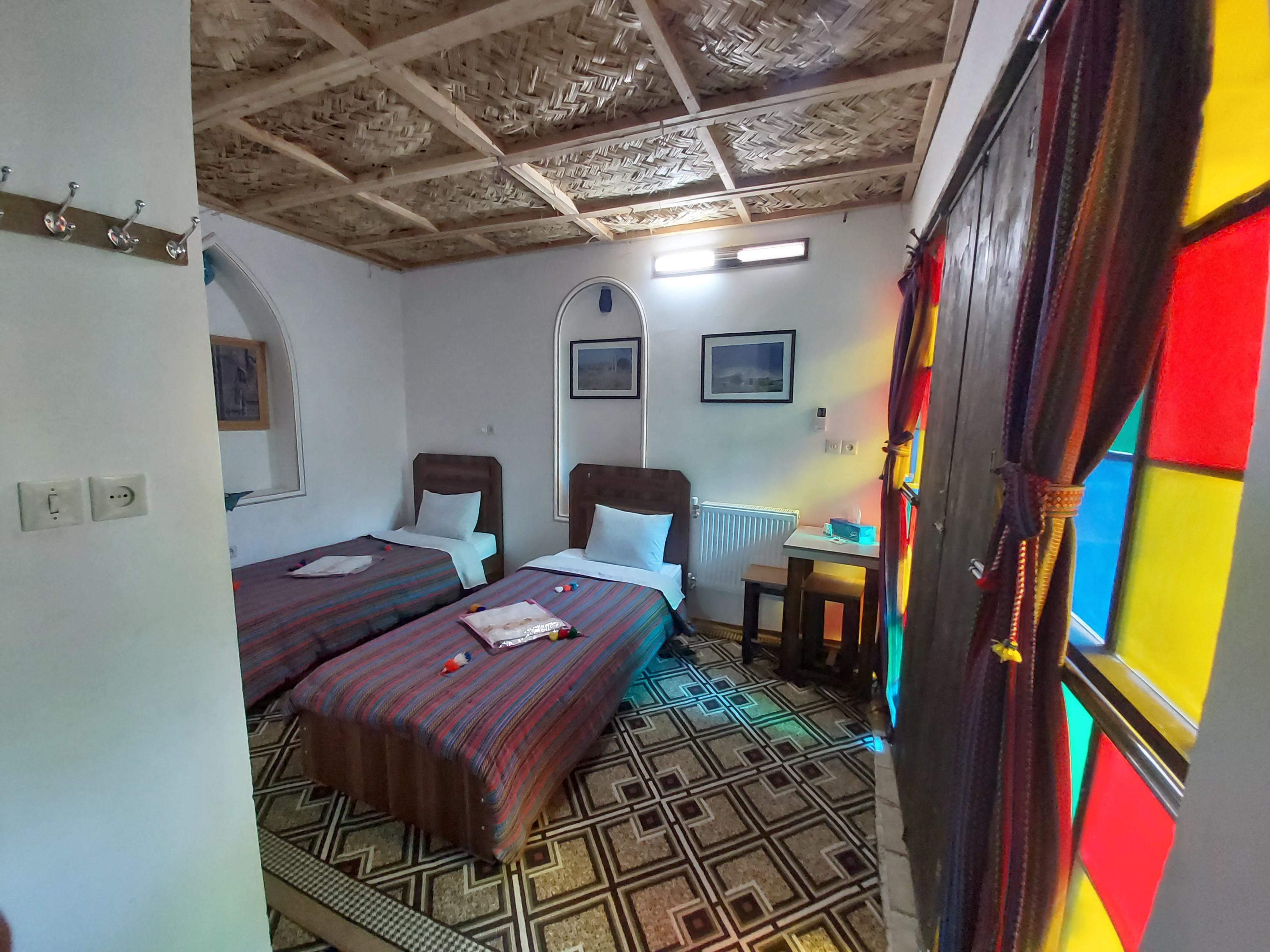 اجاره بوم گردی گلستان راز شیراز