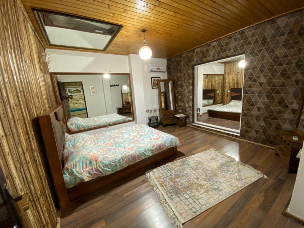 عمارت هشت خوابه سبز با پارك آبى