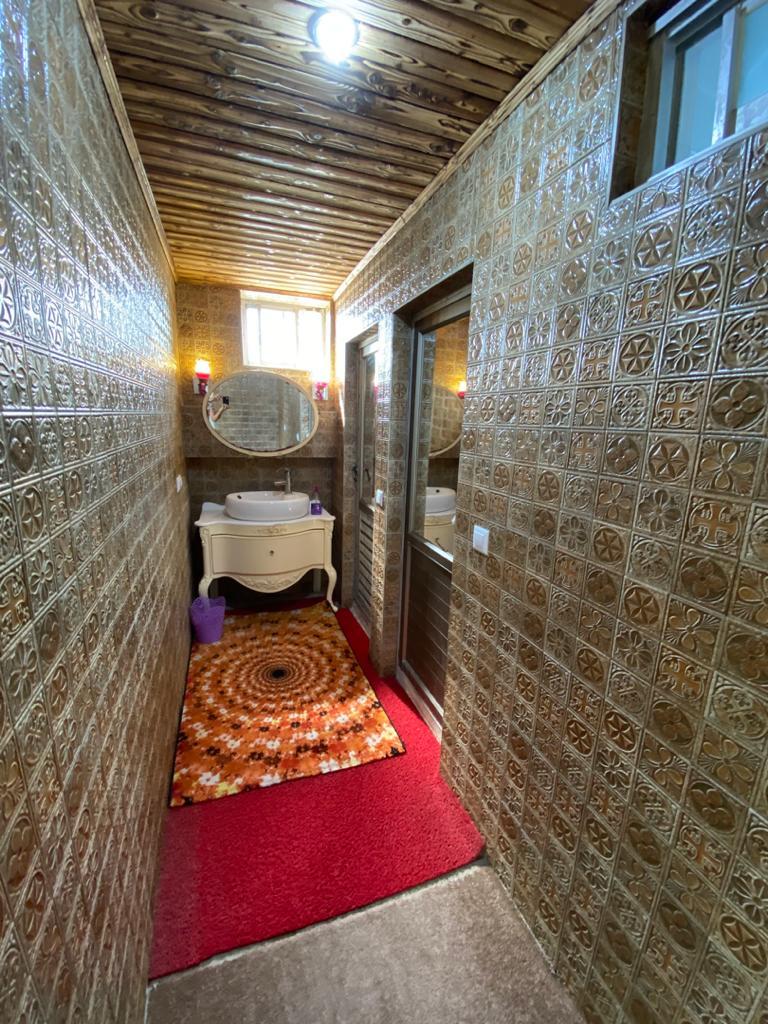 عمارت هشت خوابه سبز با پارك آبى