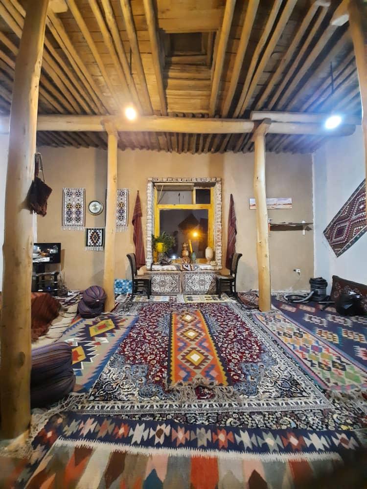 بوم گردی آتر در تکاب