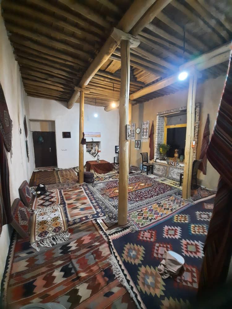 بوم گردی آتر در تکاب