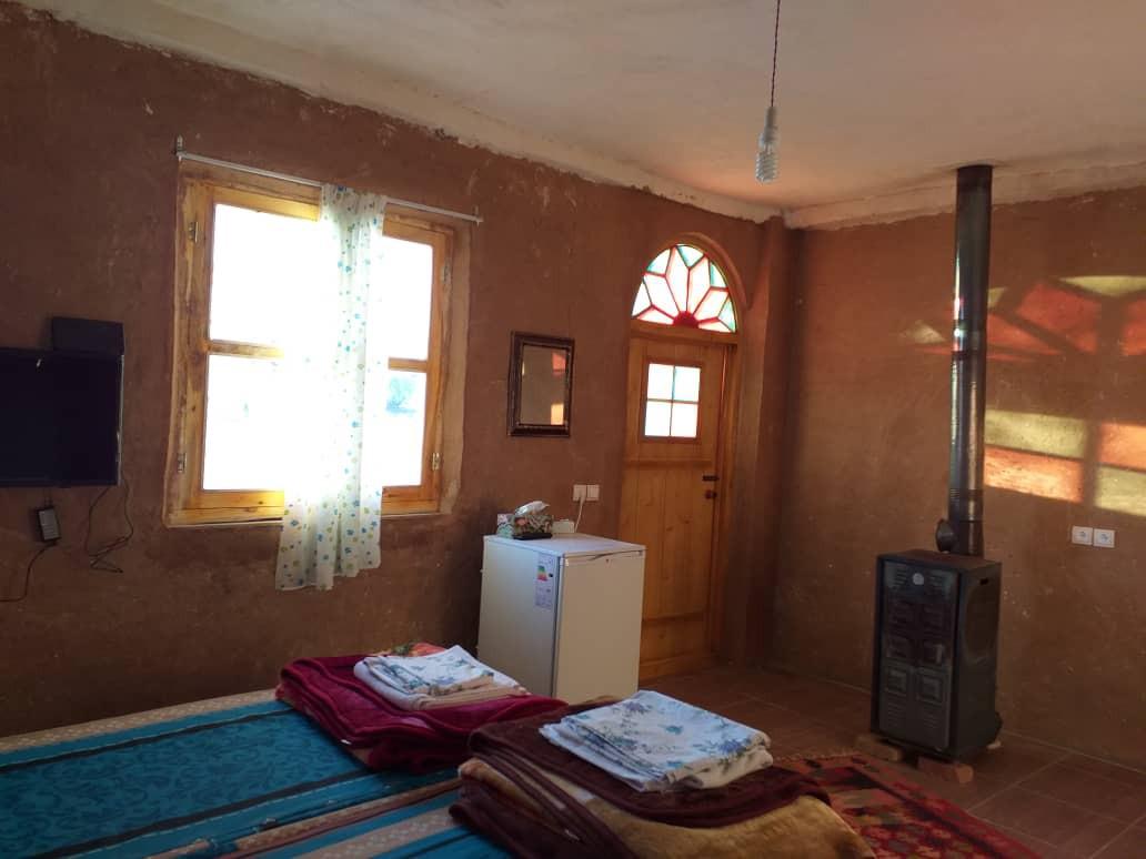 بوم گردی آتر در تکاب