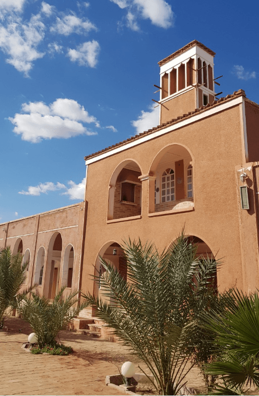 هتل بالی در خور و بیابانک 