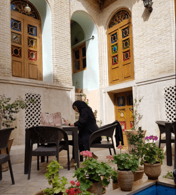 اقامتگاه سنتی سپهری در شیراز
