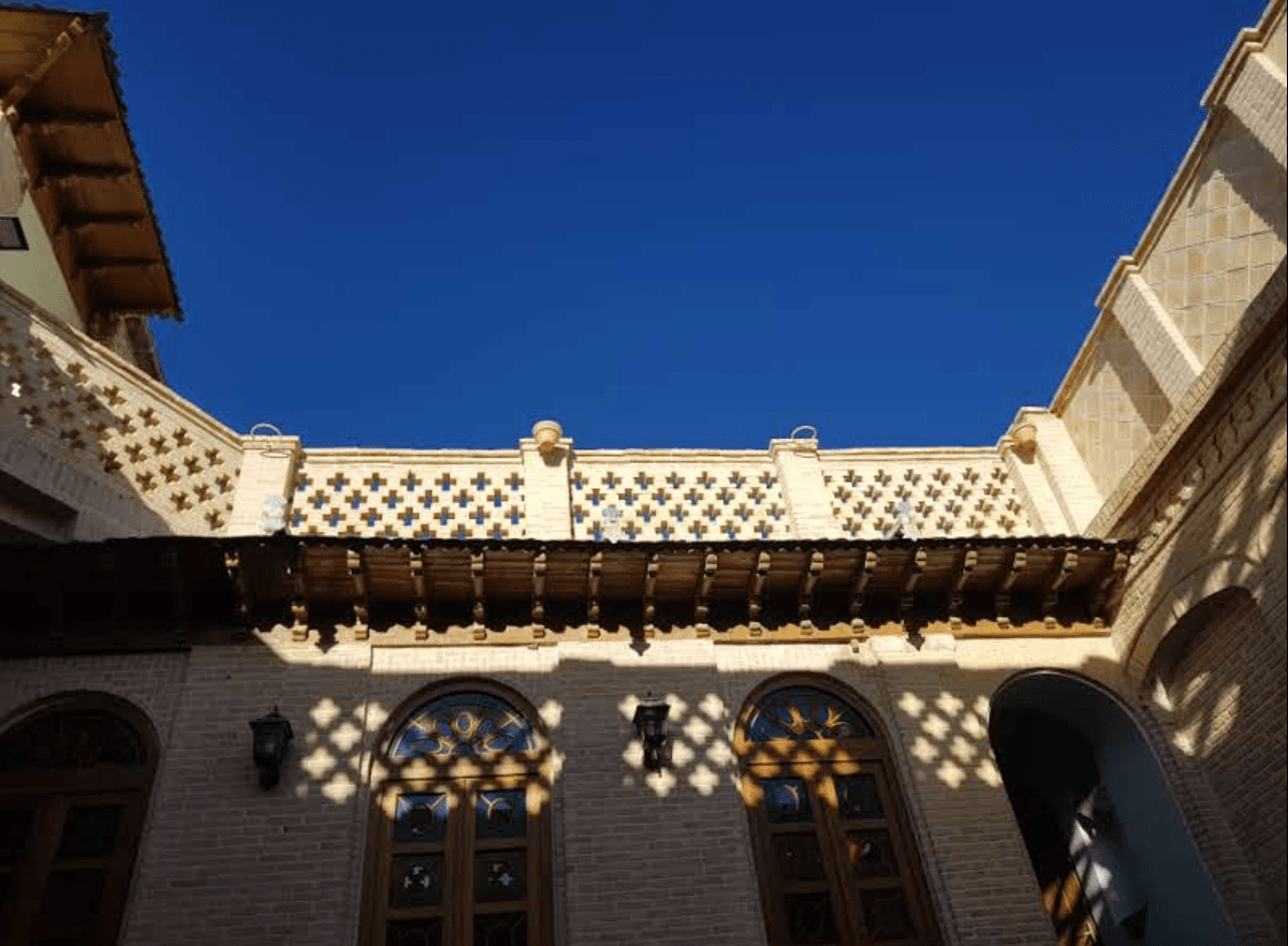 اقامتگاه سنتی سپهری در شیراز