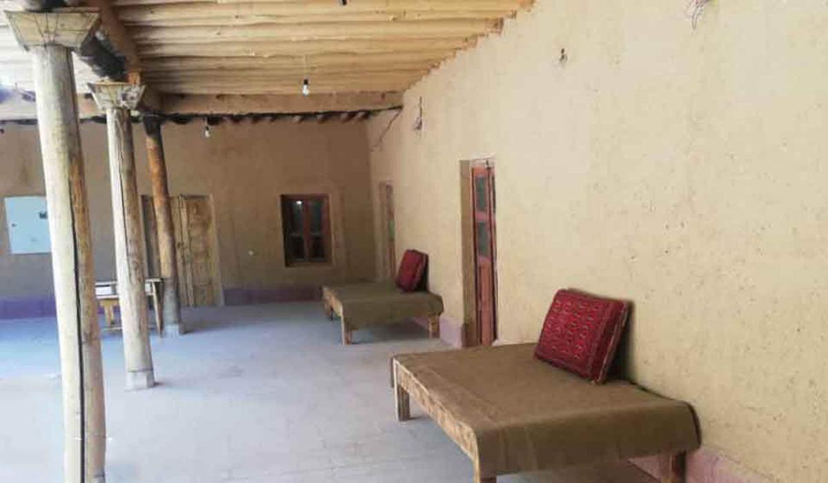 بوم گردی خانه صلاحی در سپیدان