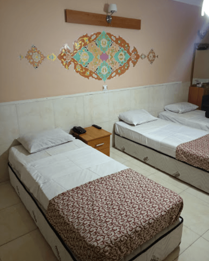 رزرو هتل سنتی ابن سینا اصفهان