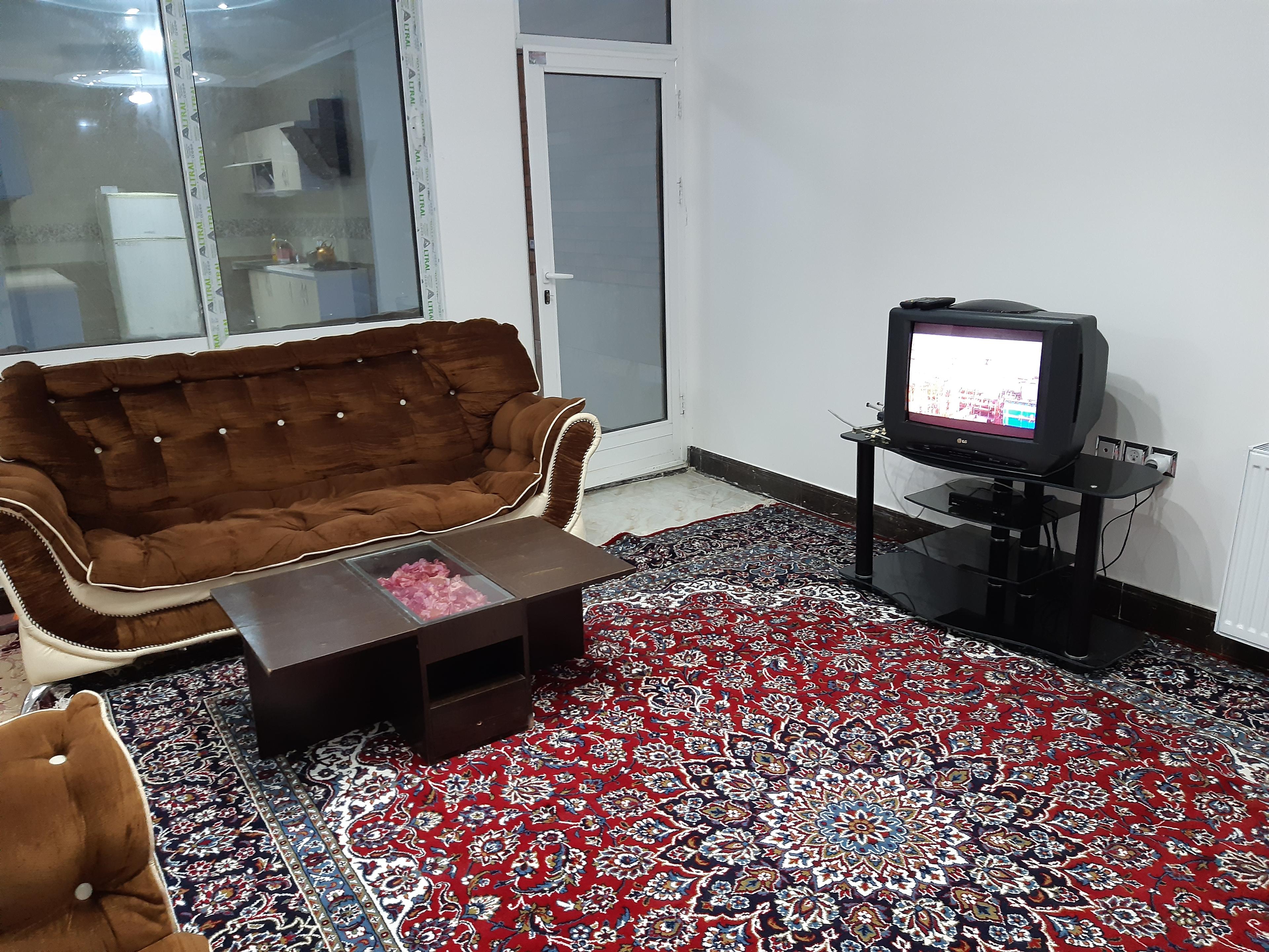 منزل فراز همکف جنب باغ فین 
