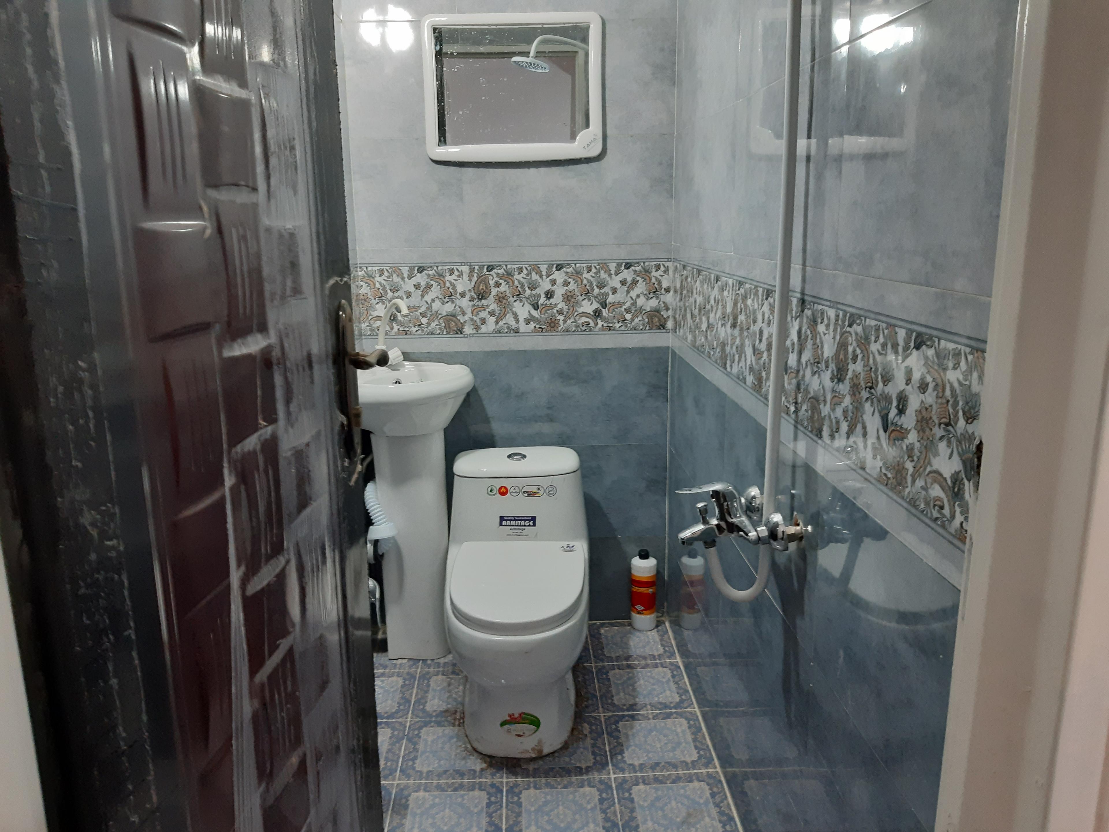 منزل فراز همکف جنب باغ فین 