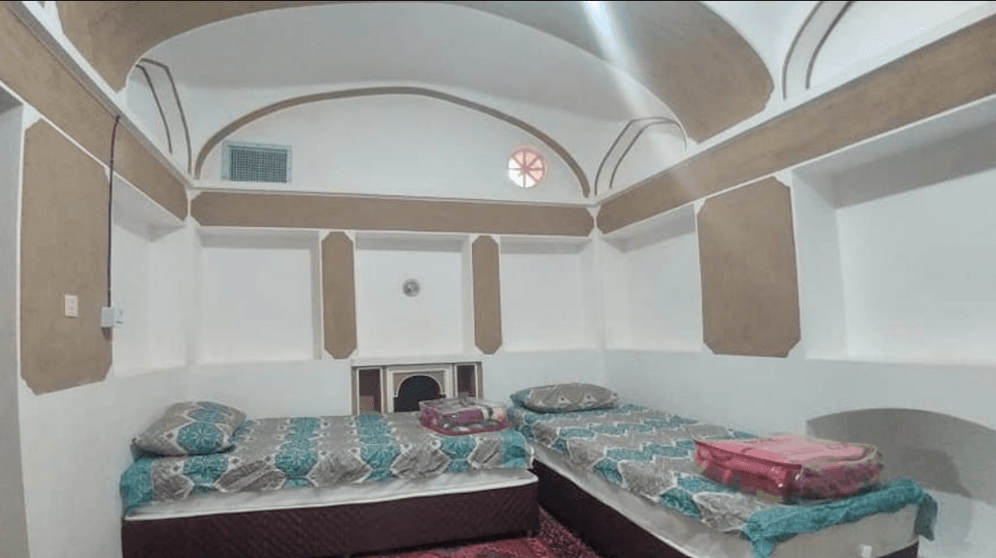 اقامتگاه خانه طلایی در اردستان