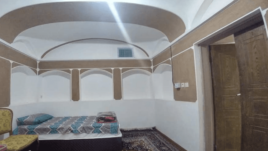 اقامتگاه خانه طلایی در اردستان
