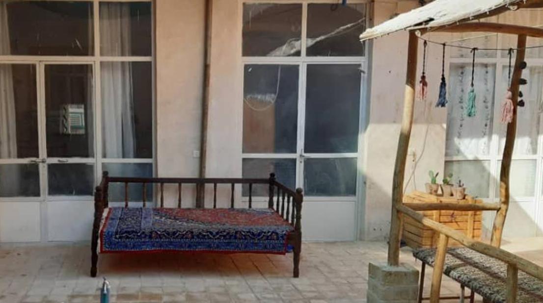 بوم گردی خانه چوبی یزد