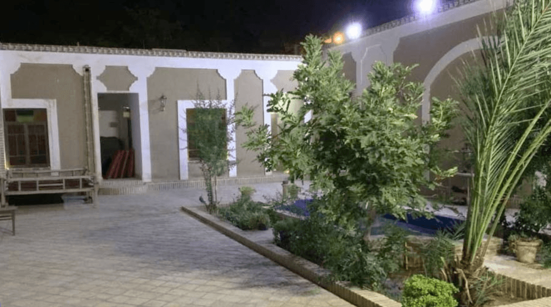 بوم گردی گل بی بی در گناباد