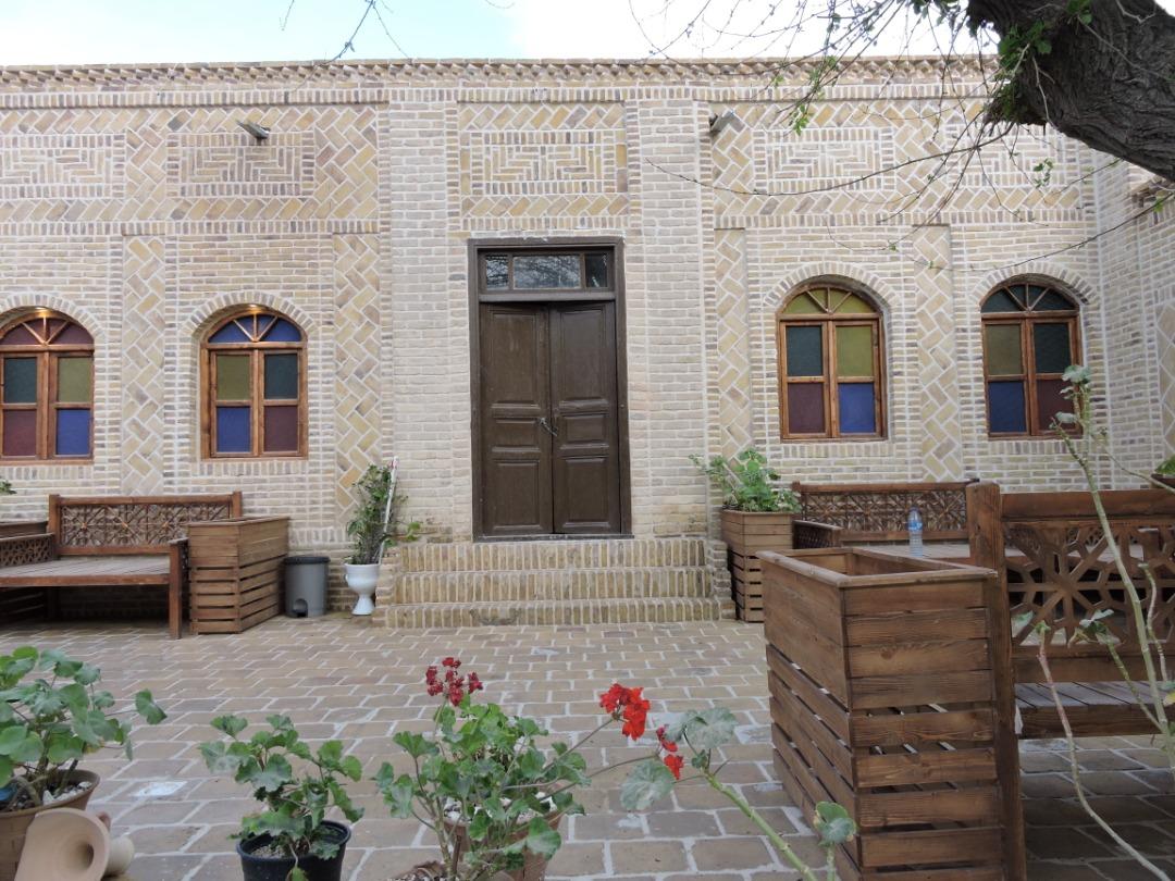 اقامتگاه عمارت خورشید درگز