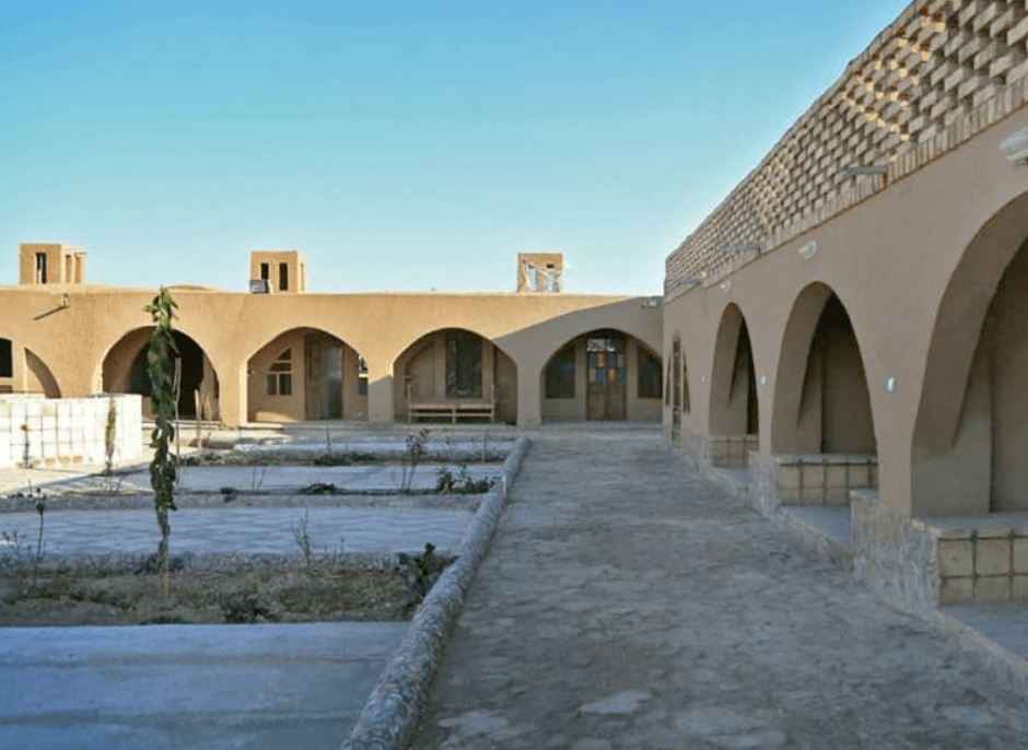 اقامتگاه کهن سرای کهیان گرمسار