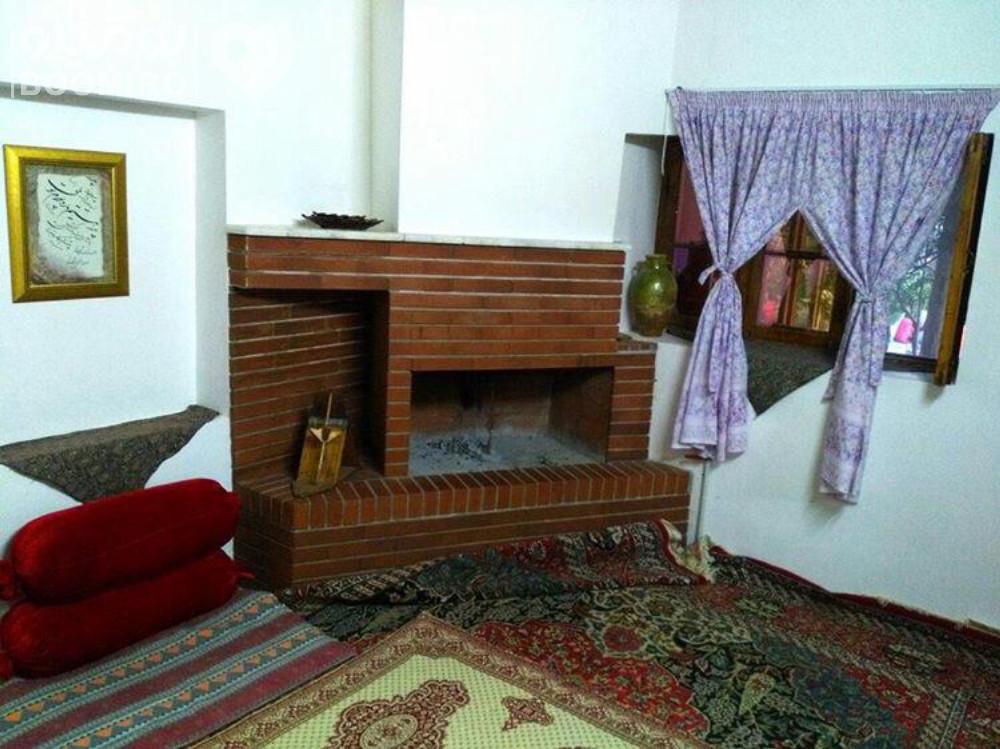 بوم گردی کلبه شاه توت در شاهرود