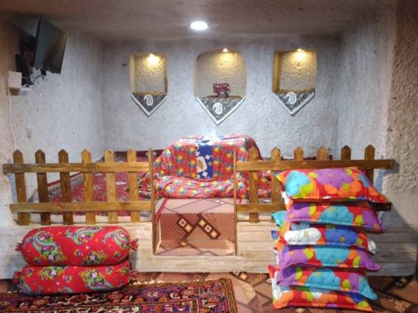 اقامتگاه کیانی در کندوان