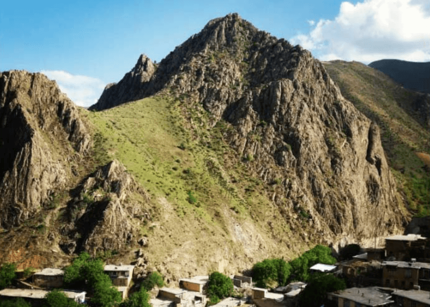 اقامتگاه دربست رونیا در سنندج