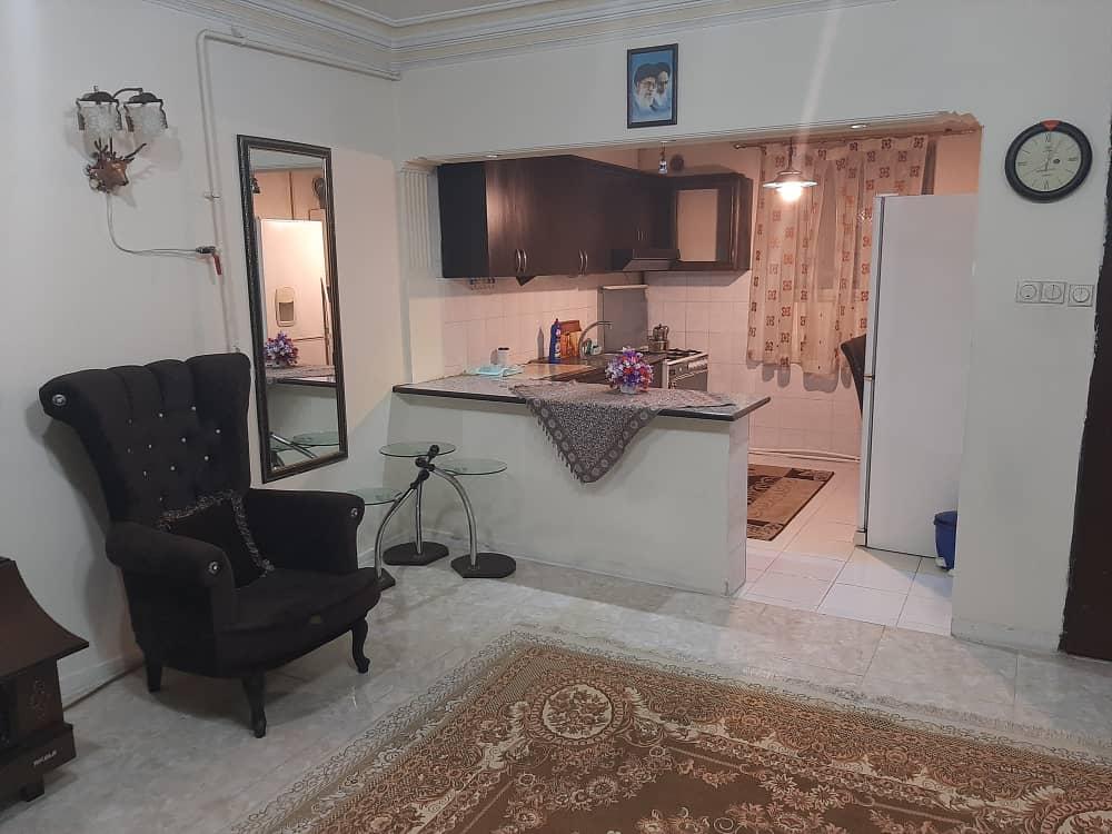 تک خواب سرگل در مرکز شهر رشت