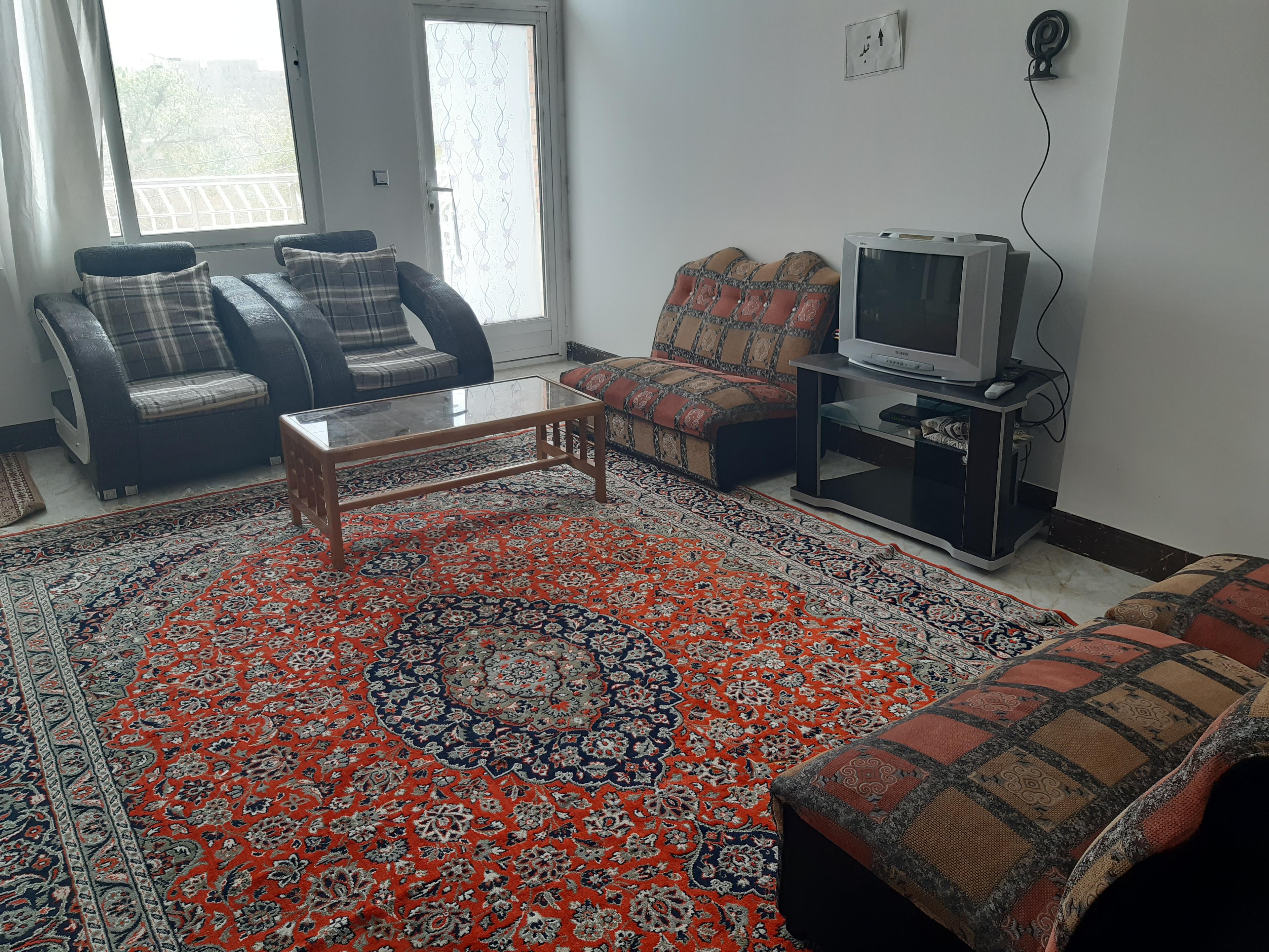 منزل طبقه اول جنب باغ فین