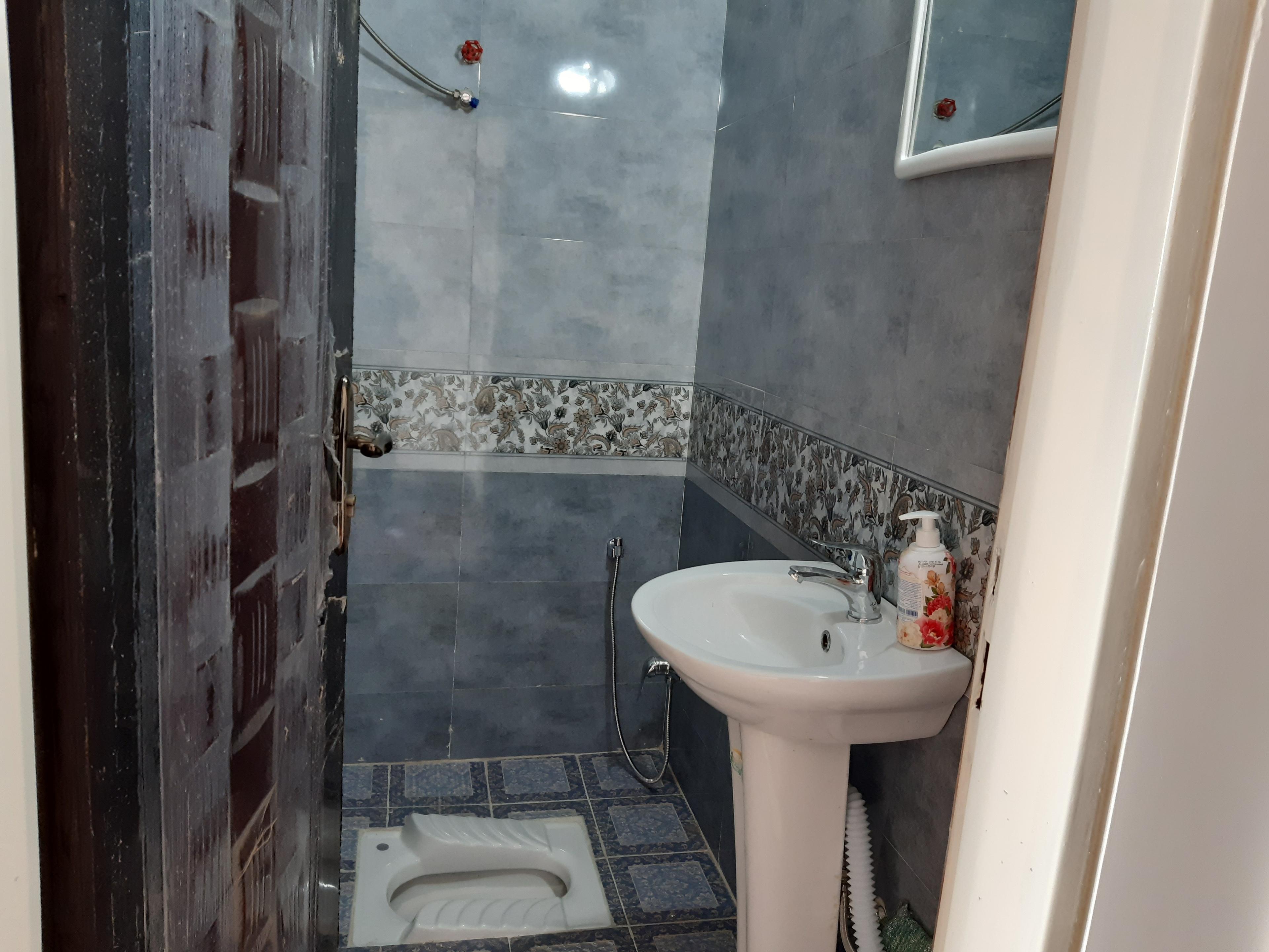 منزل طبقه اول جنب باغ فین