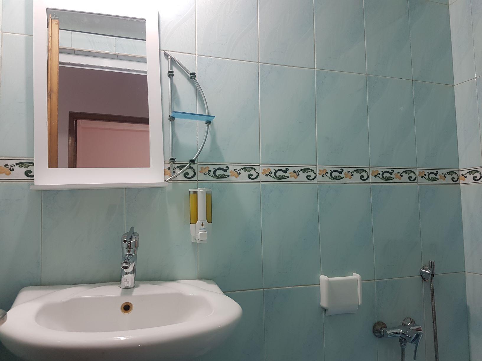 آپارتمان دو خوابه خیلی تمیز