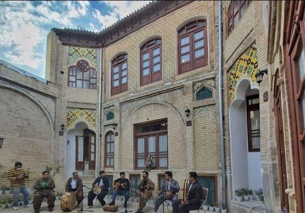 اقامتگاه بوم گردی عمارت بامگاه در کرمانشاه