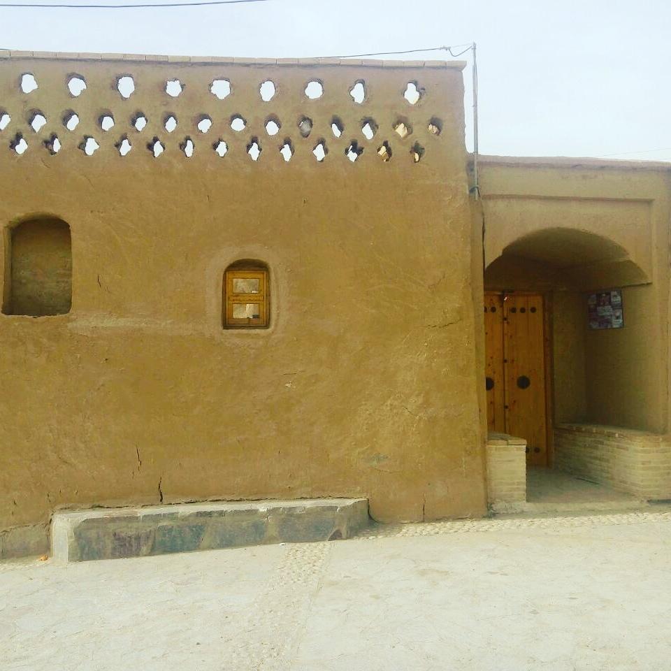 اقامتگاه بومگردی ناردون در طبس