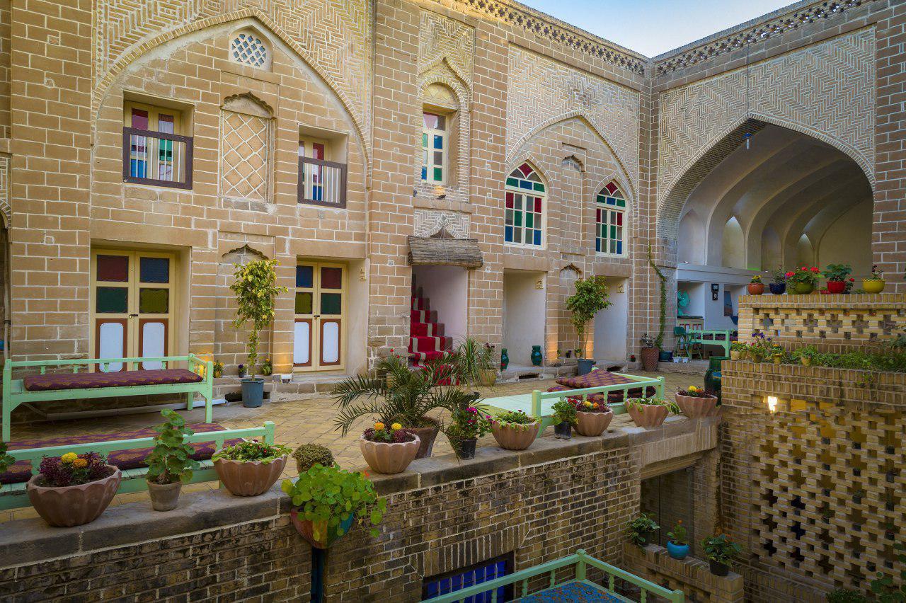 هتل سنتی خانه طبیب در شوشتر