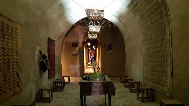 بوم گردی قلعه آریز در بافق