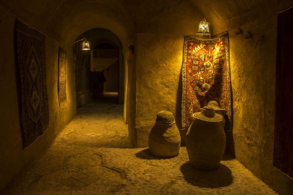 بوم گردی قلعه آریز در بافق