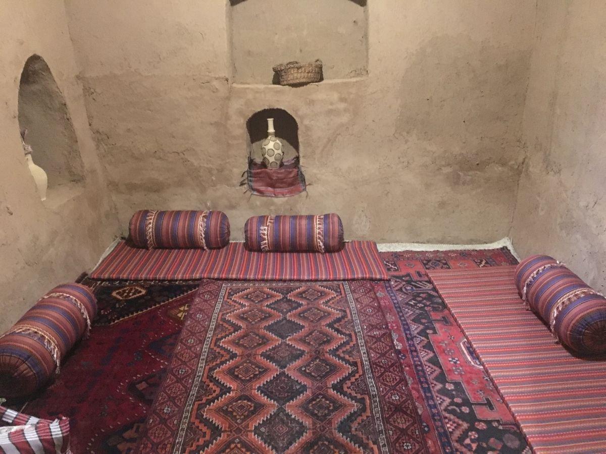 بوم گردی قلعه آریز در بافق