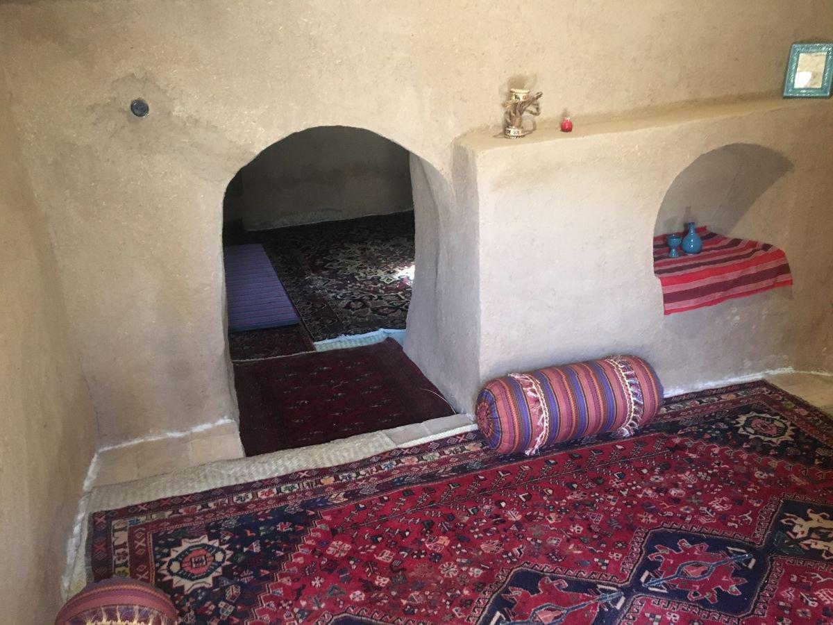 بوم گردی قلعه آریز در بافق