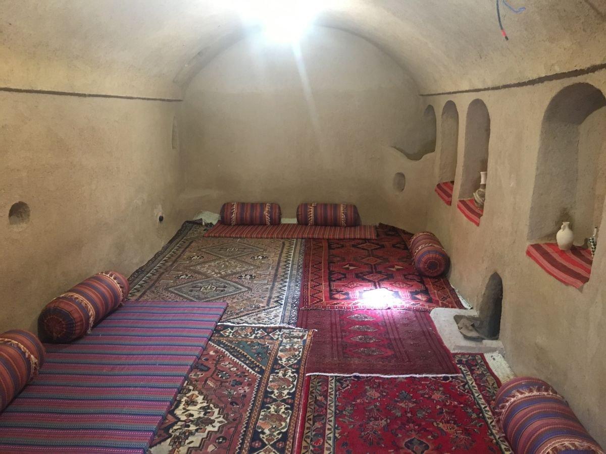 بوم گردی قلعه آریز در بافق