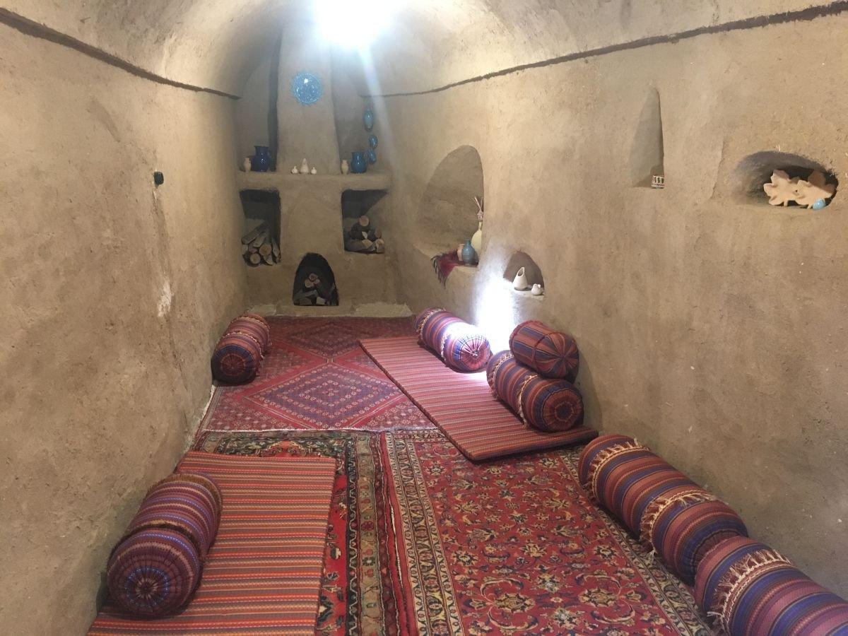 بوم گردی قلعه آریز در بافق