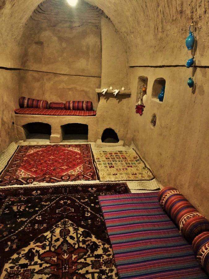 بوم گردی قلعه آریز در بافق