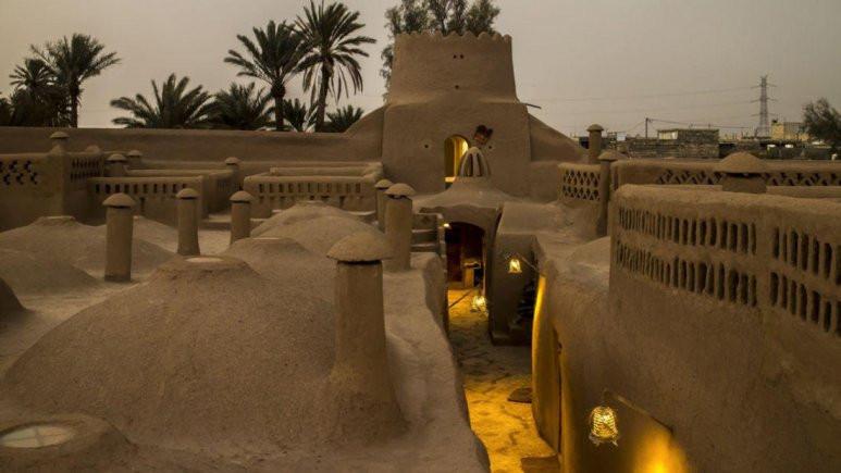 بوم گردی قلعه آریز در بافق