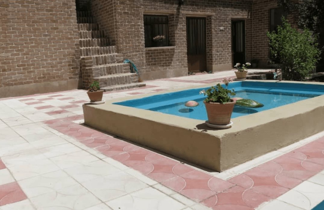 اقامتگاه خانه سادات در تویسرکان