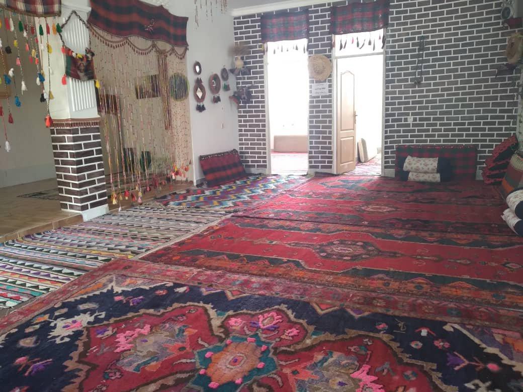 بوم گردی چهار طاقی دره شهر