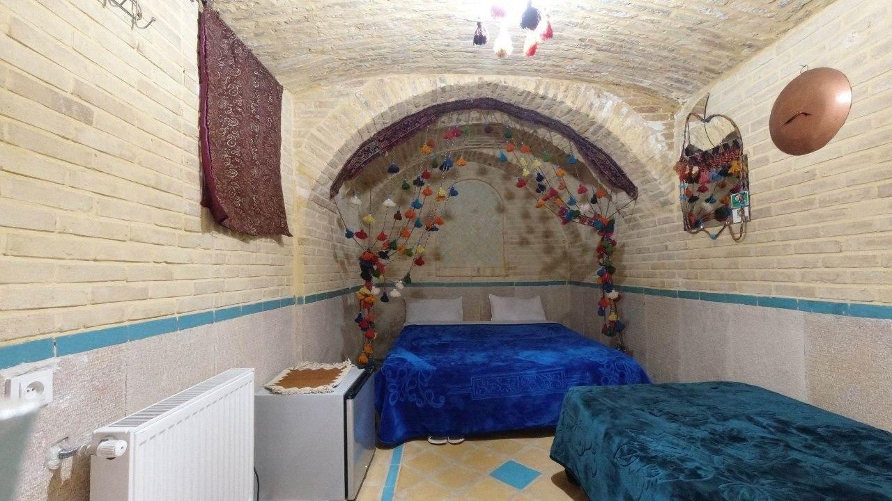 بوم گردی عمارت هفت رنگ در شیراز