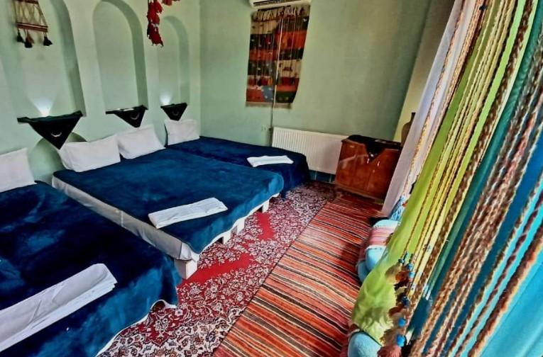 بوم گردی عمارت هفت رنگ در شیراز
