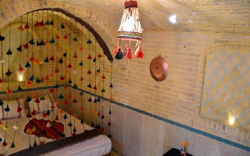 بوم گردی عمارت هفت رنگ در شیراز