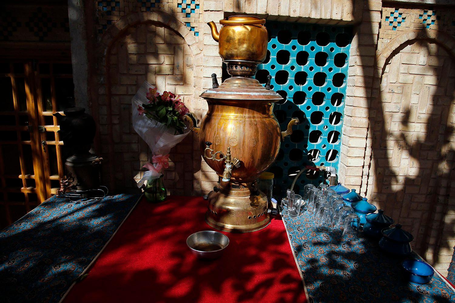 بوم گردی عمارت هفت رنگ در شیراز