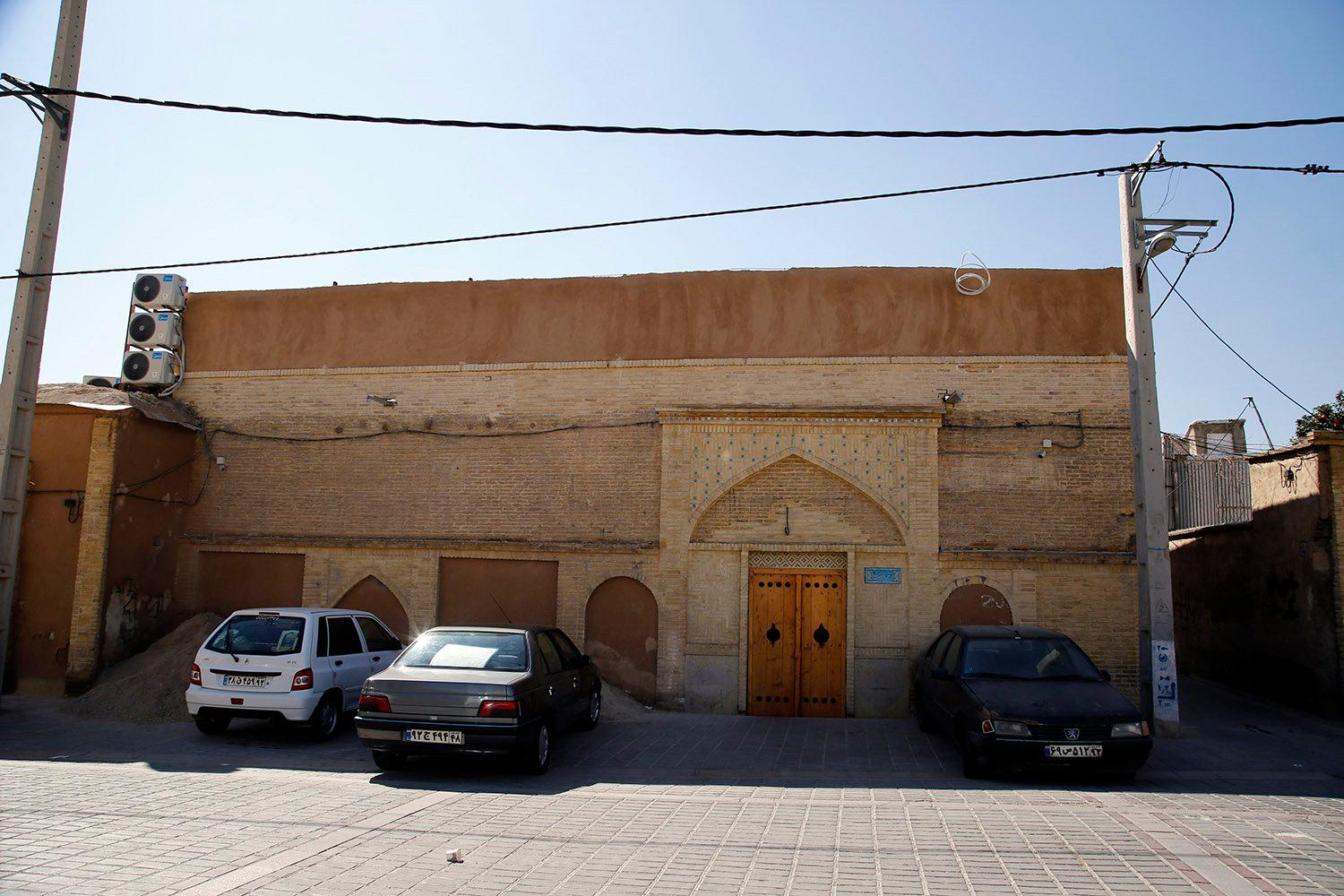 بوم گردی عمارت هفت رنگ در شیراز