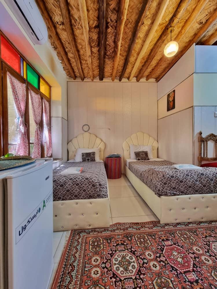 بوم گردی ماه سلطان در شیراز