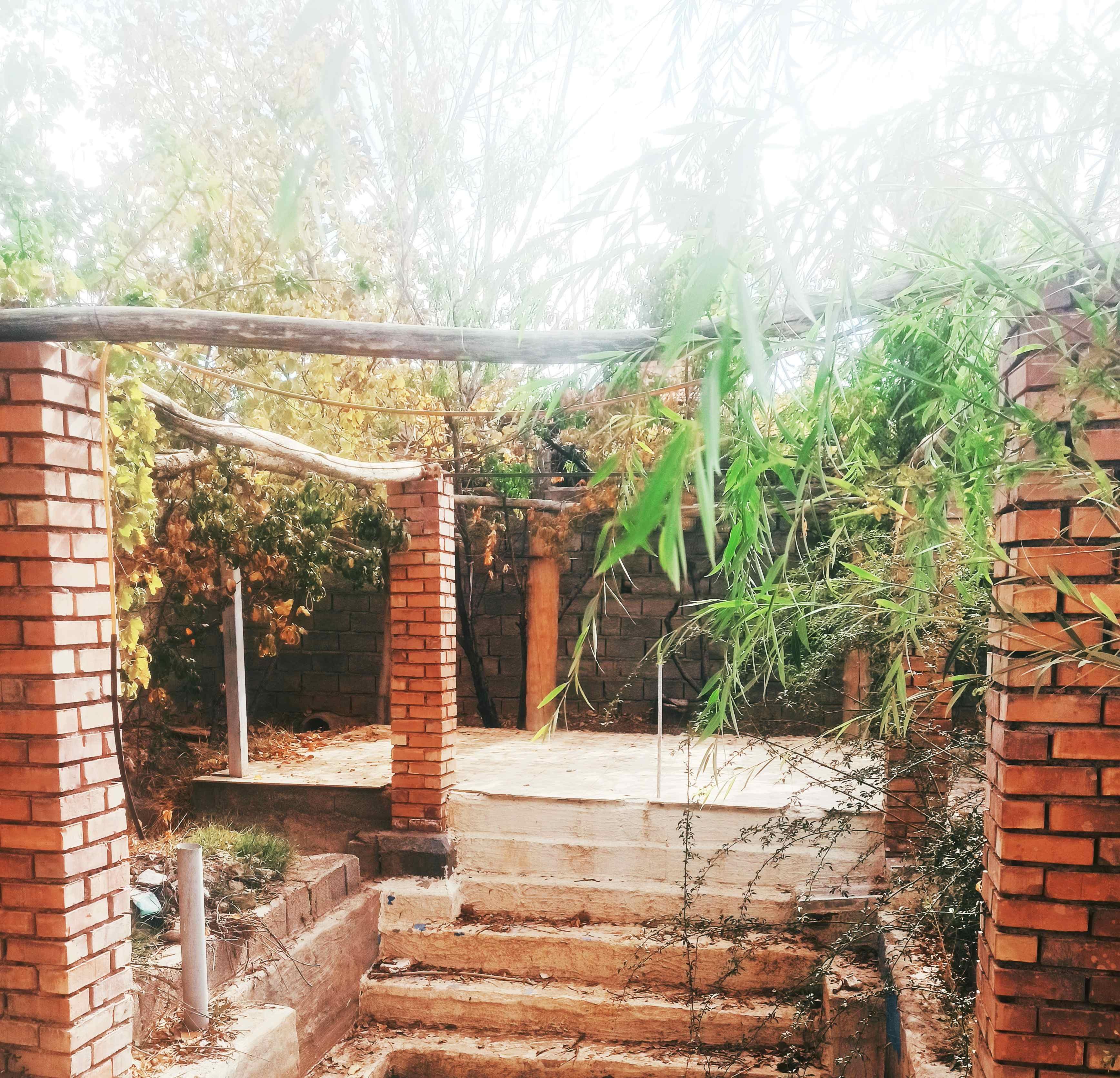 خانه باغ دنج در ماهان